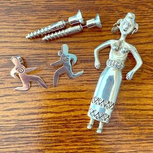 Lot of 3 items. Earrings and broach